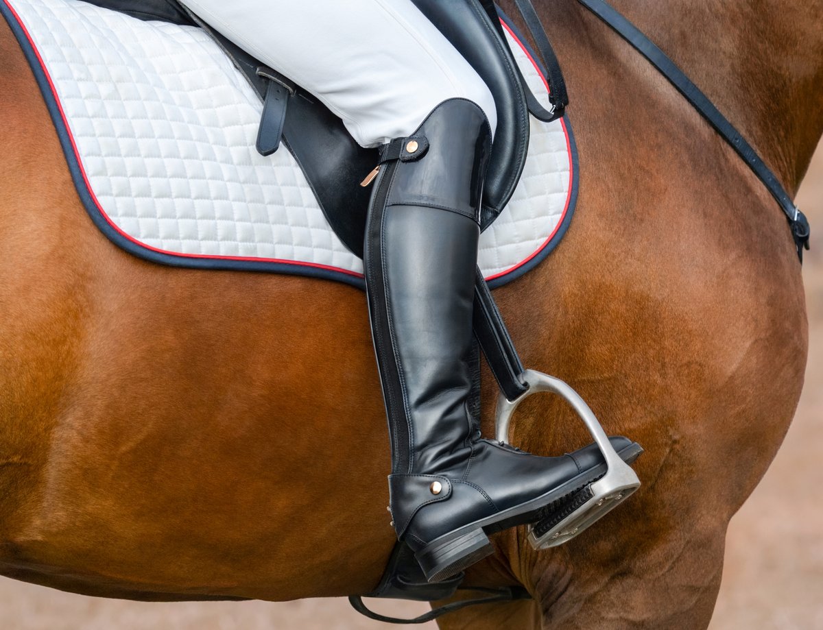 Reitstiefel für Kinder beim Dressurreiten